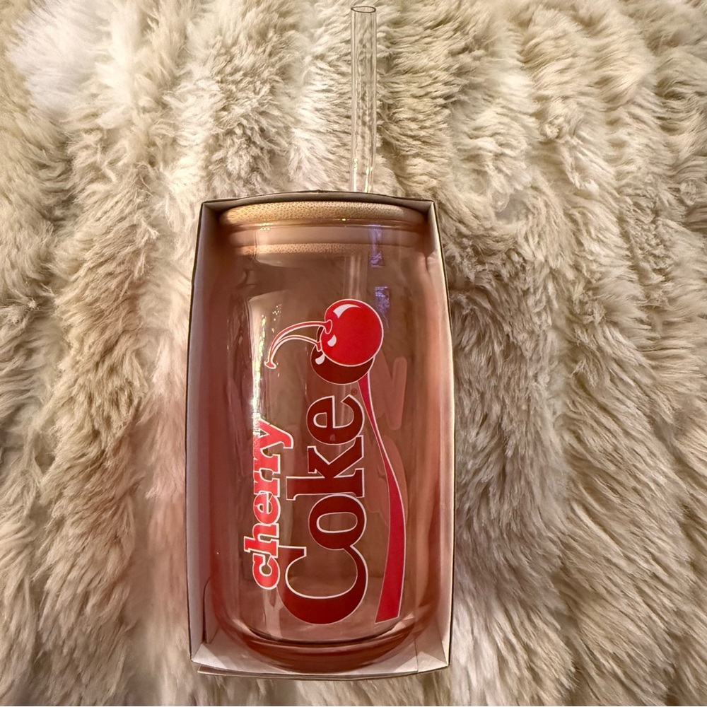 *VIRAL* Coca-Cola Cherry Coke Glass Tumbler with Lid and Straw 16oz